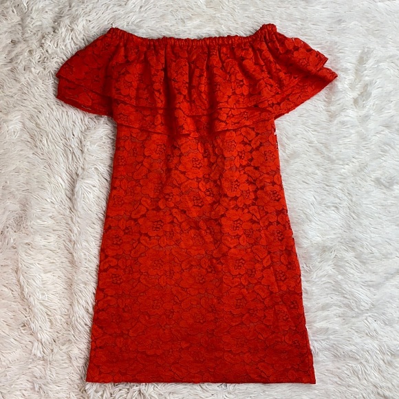 Trina Turk Dresses & Skirts - Trina Turk Lace Floral off the Shoulder Dress
